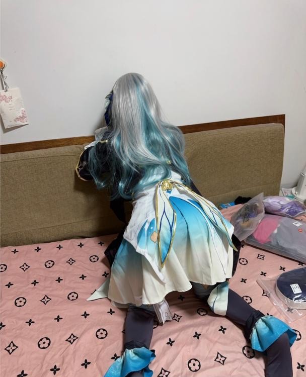 建邺三点粉草莓酱