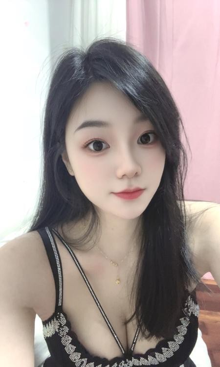 福田腿模小辣椒