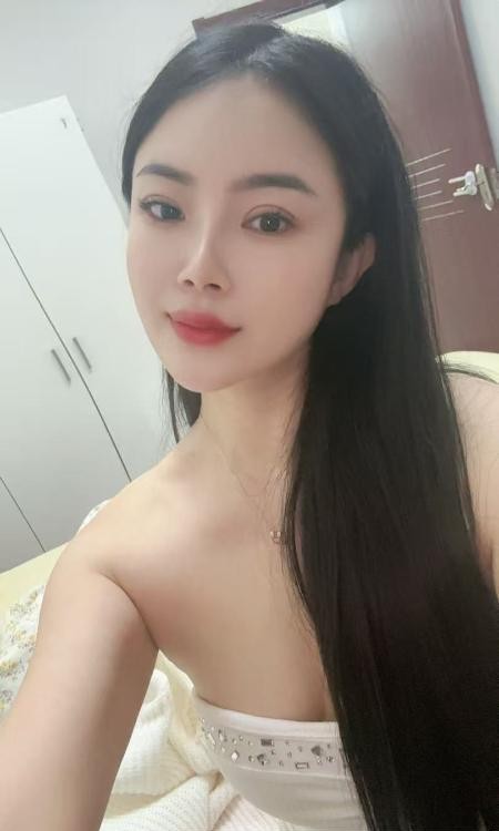 放得开的大胸少妇