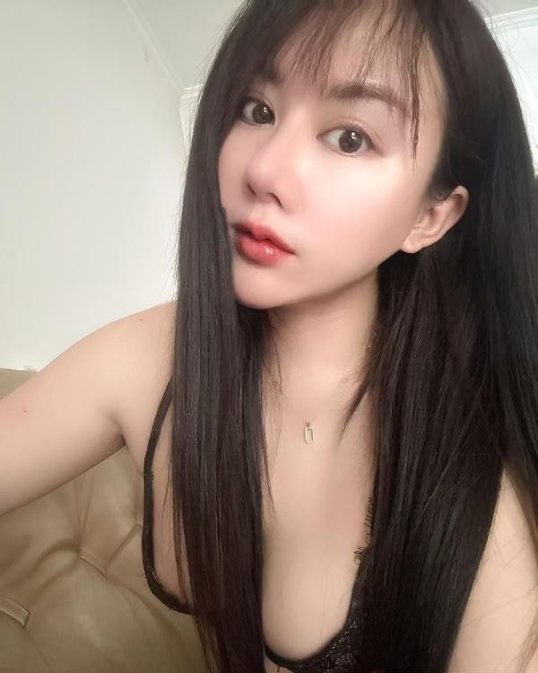 川渝美女李七月