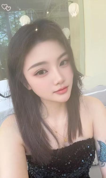 大胸妹湖里蓝芯