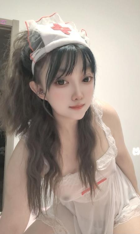 临平大波翘臀骚货