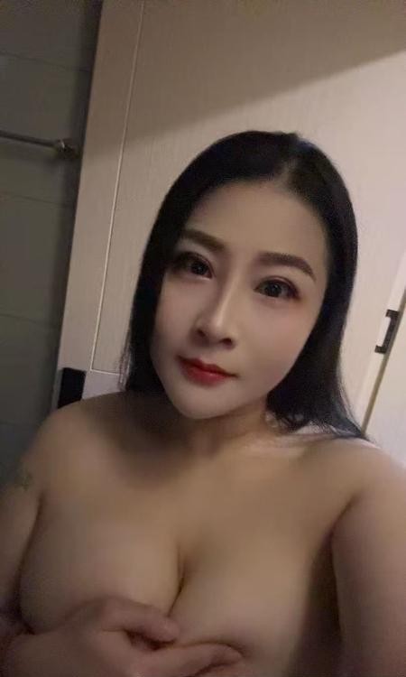 体验胸器美女