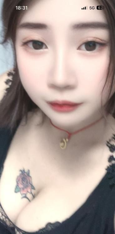 大屁股骚熟女双飞