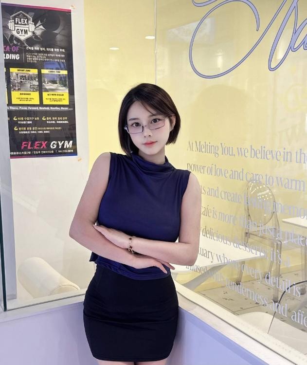 丰满大波风骚妹子