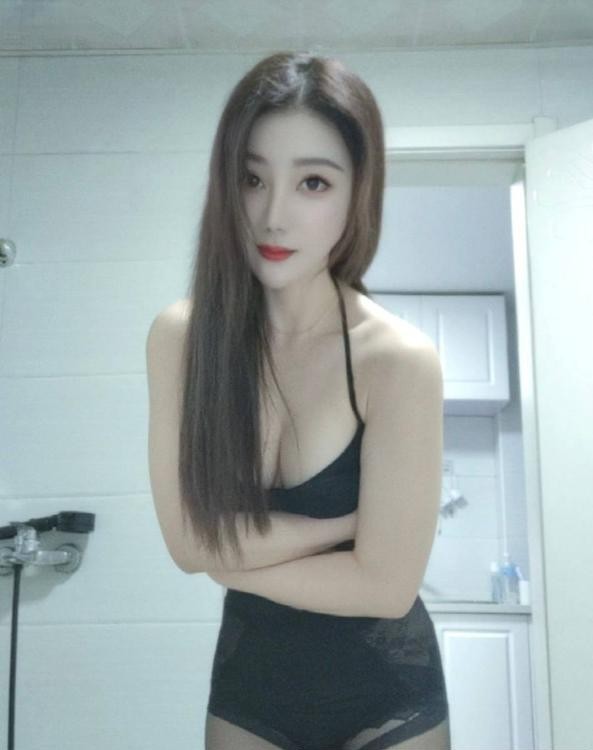 拱野黑丝性感瑶瑶