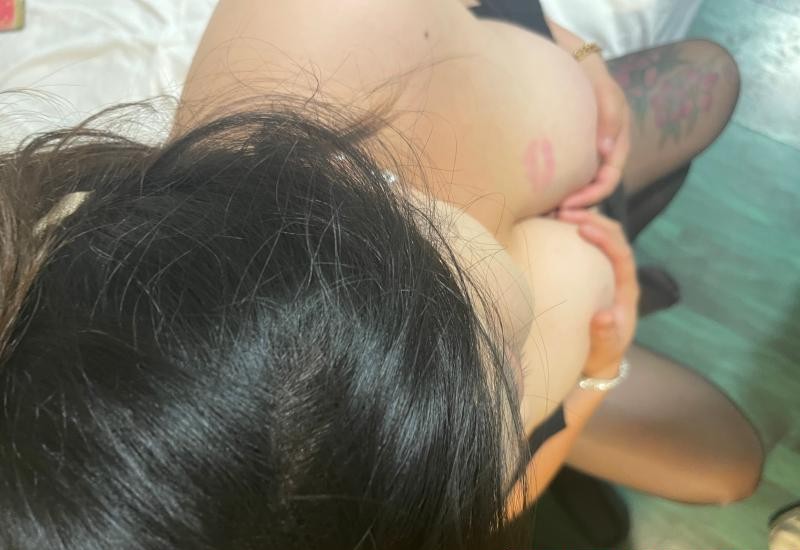 三通玩得开的年轻妹妹