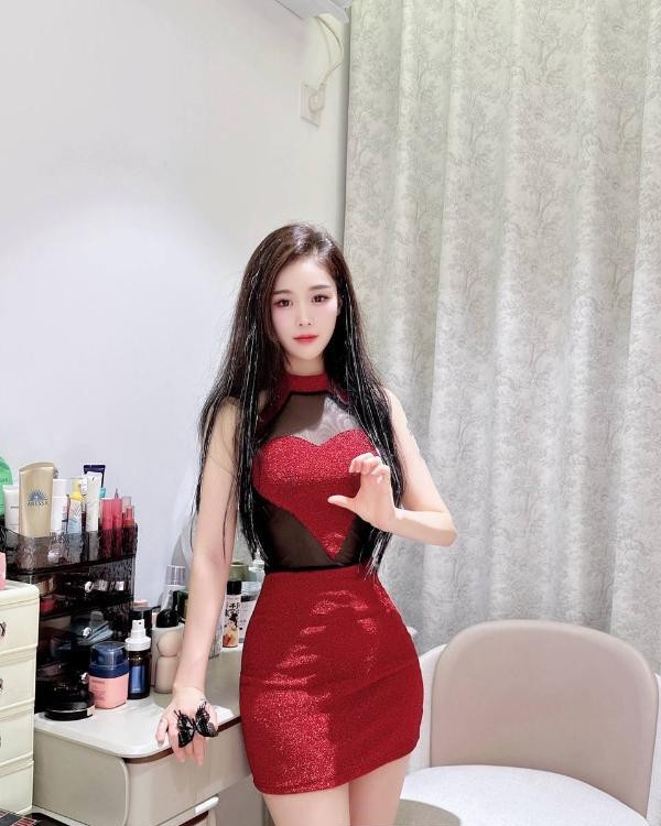 细腰丰臀妖娆萱萱