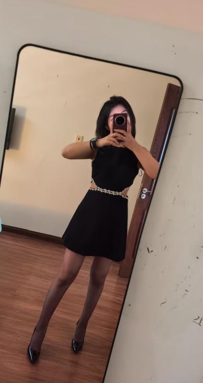 年轻有活力漂亮小伊伊