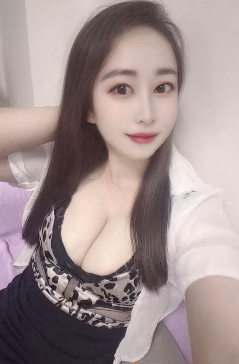台风天巨乳少妇