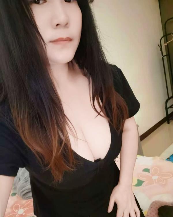 虎丘大胸口爆玲儿