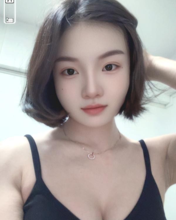 古镇好身材美女