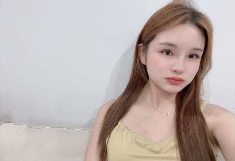 温柔服务好的小美女