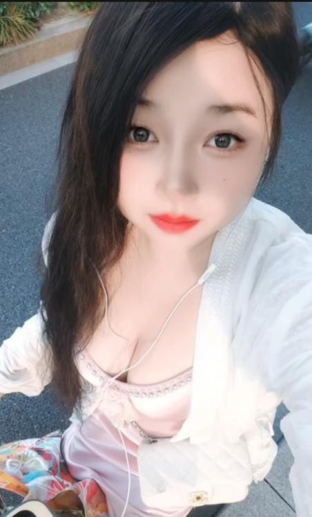 丰满肥臀大胸bbw