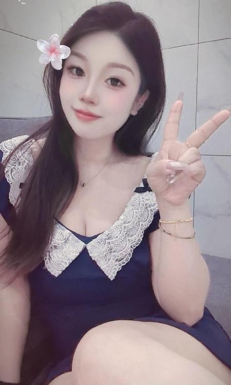 反差纯情闷骚少妇