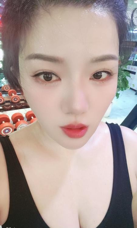 官渡丰满少妇灵儿