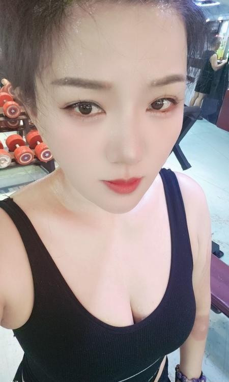 官渡丰满少妇灵儿