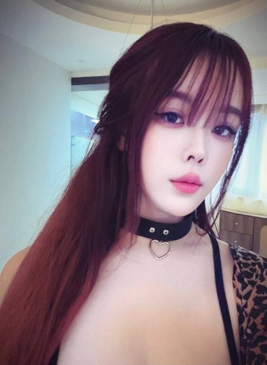 风骚大奶翘臀馨菲