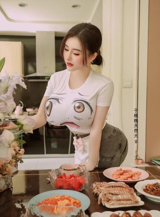 市中心巨乳于晚晚