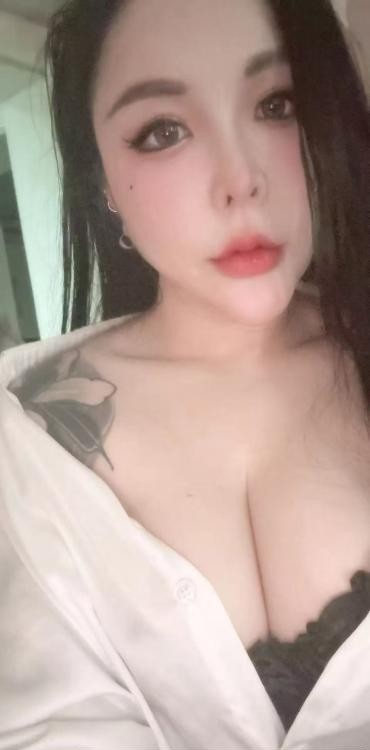 栖霞巨乳小野猫