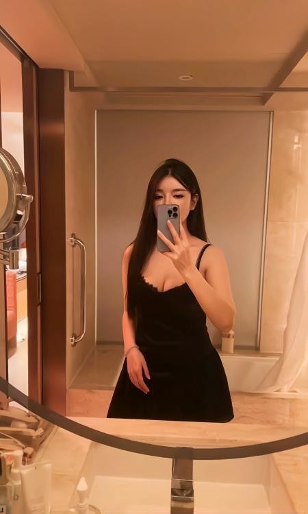 长腿大胸情趣妹子