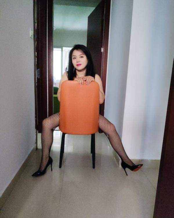 朝阳自聊性感人妻