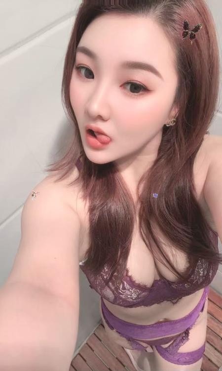 长宁桃子美甲师