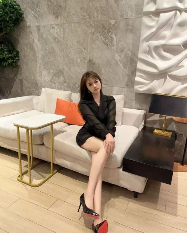 热情主动风骚妹子