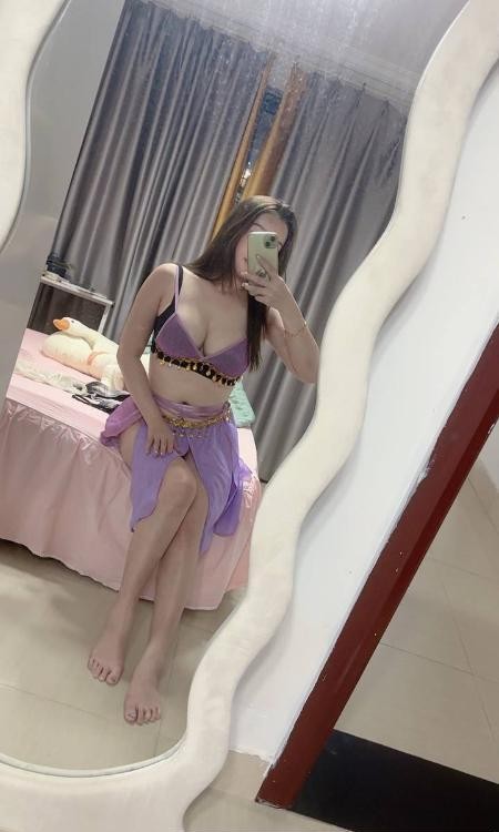 上城榨汁姬依依