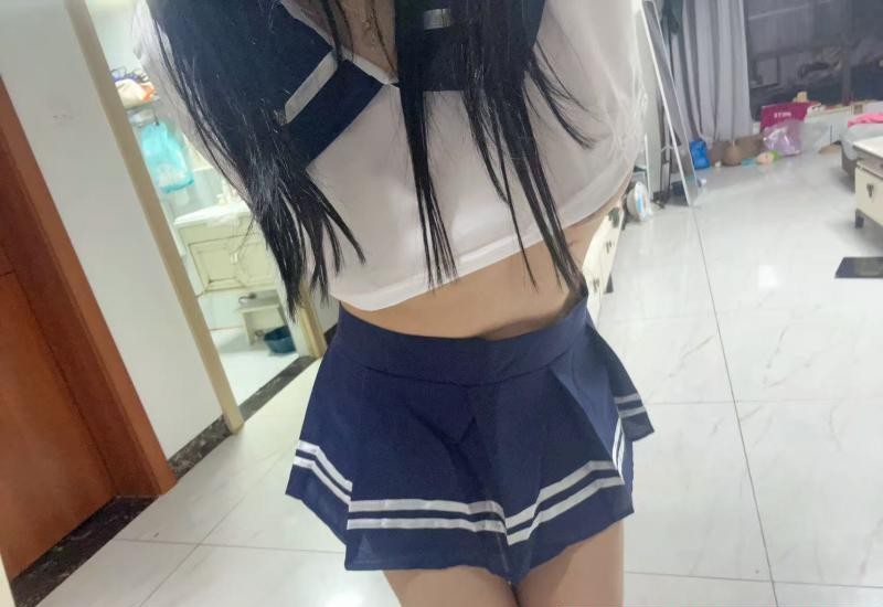 微胖天花板小月亮