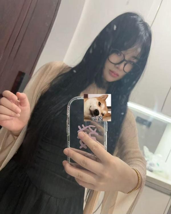 微胖天花板小月亮