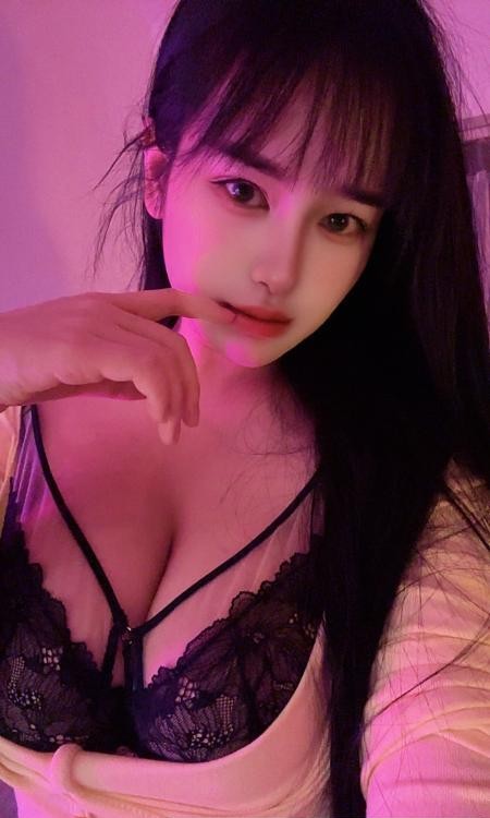 龙岗巨乳气质美女