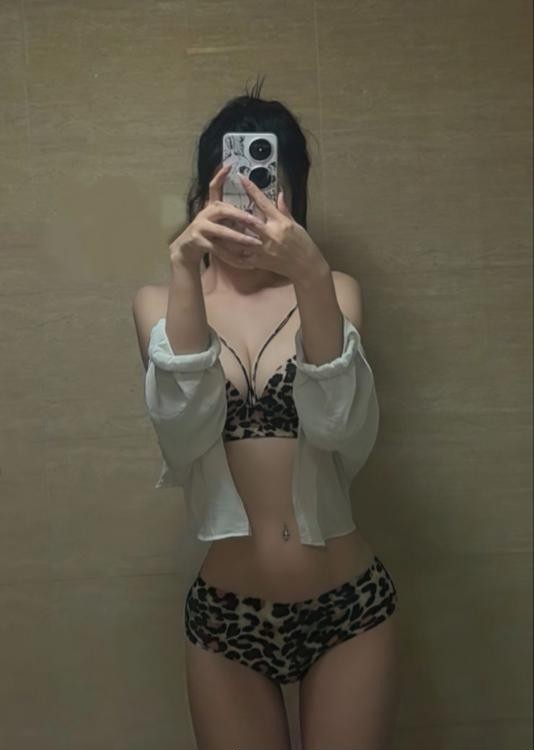 雨花粘人小妖精