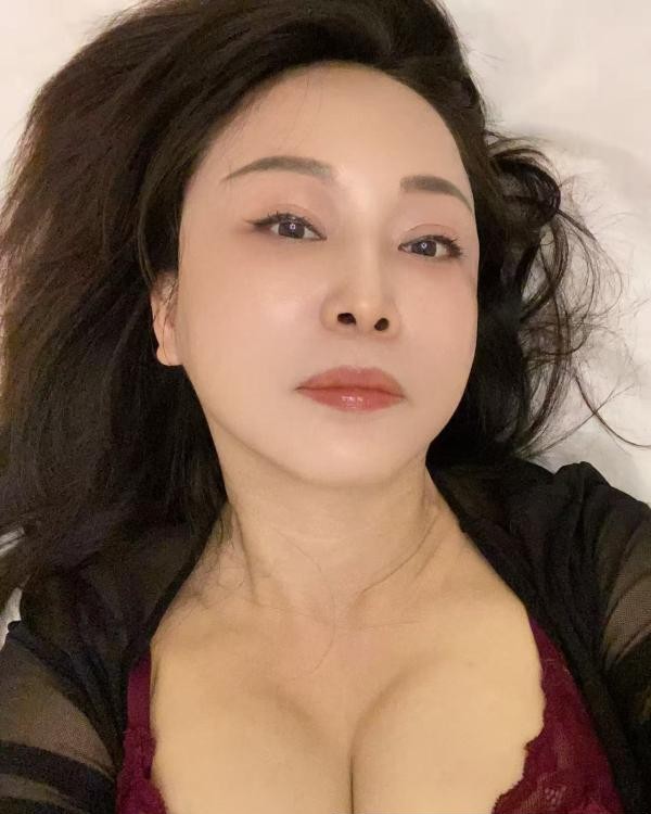 熟女气质御姐莨子