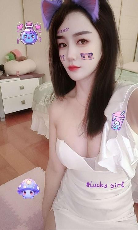 园区白臀大奶妹