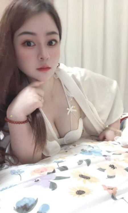 大奶婉婷美少妇