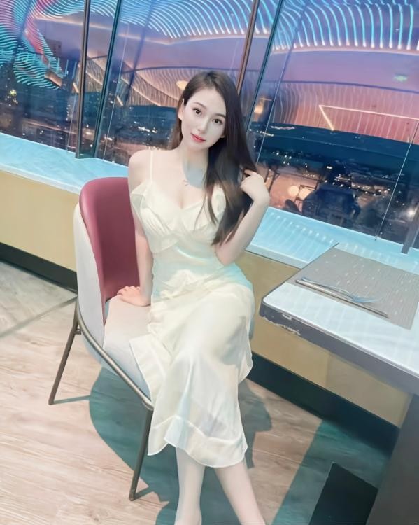 浦东炮架小冰冰