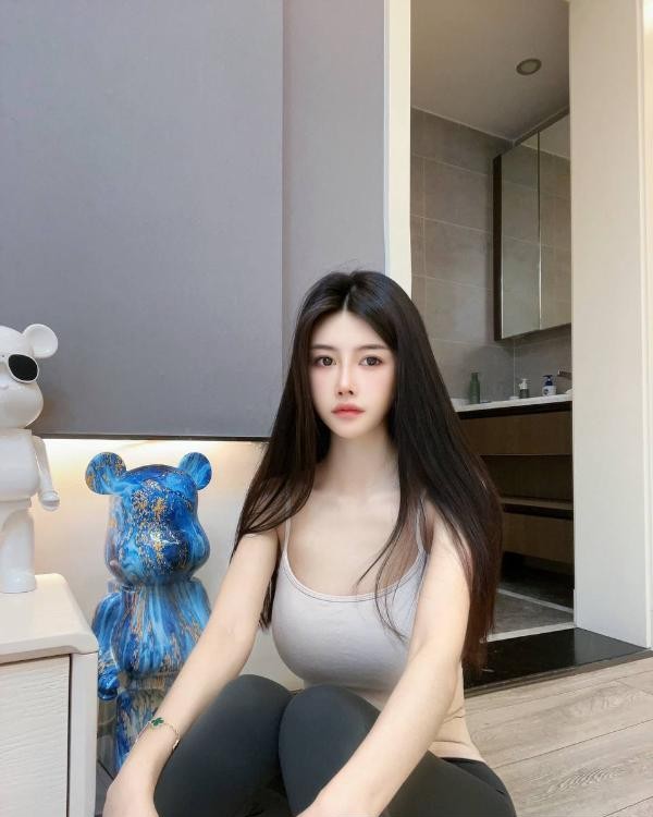 天然大胸颜值老师
