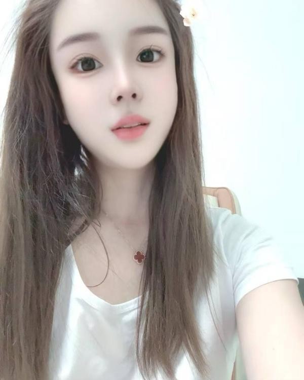 江阴妩媚颜值妹子