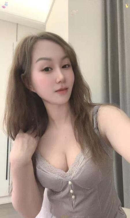 服务系风骚雪媚娘