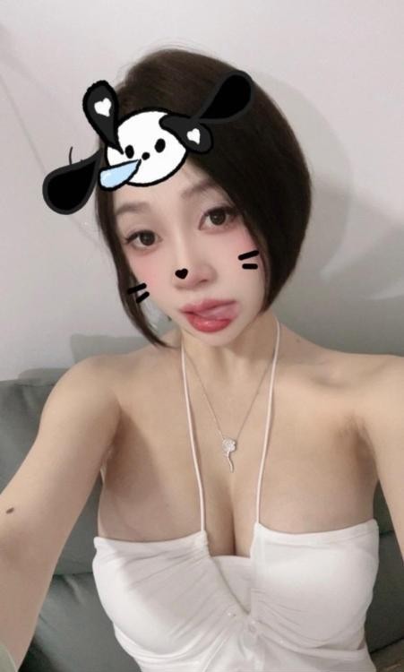 制服诱惑小静儿