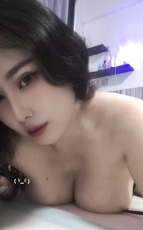 巨乳莉莉