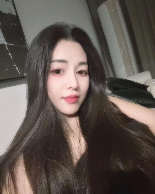 大长腿丰满梓琪超有料