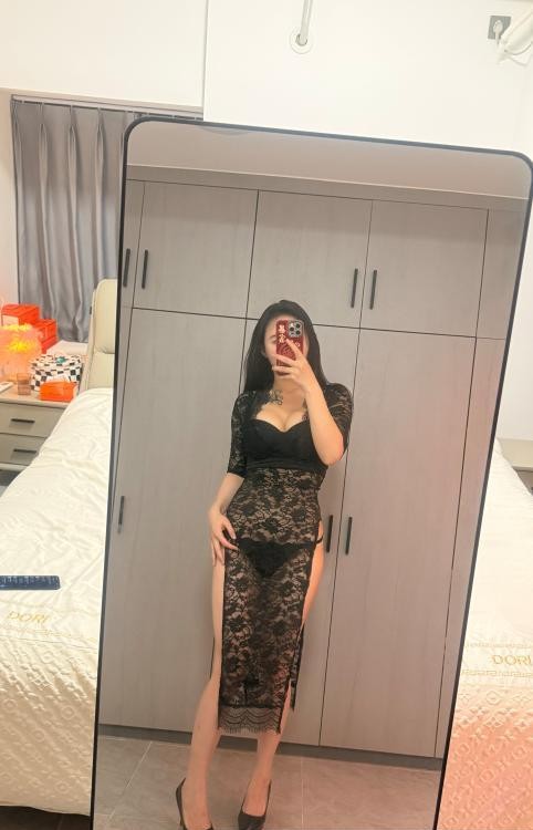 惠城舌吻旗袍骚女