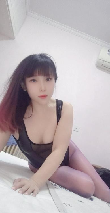 紫韵娇小少妇