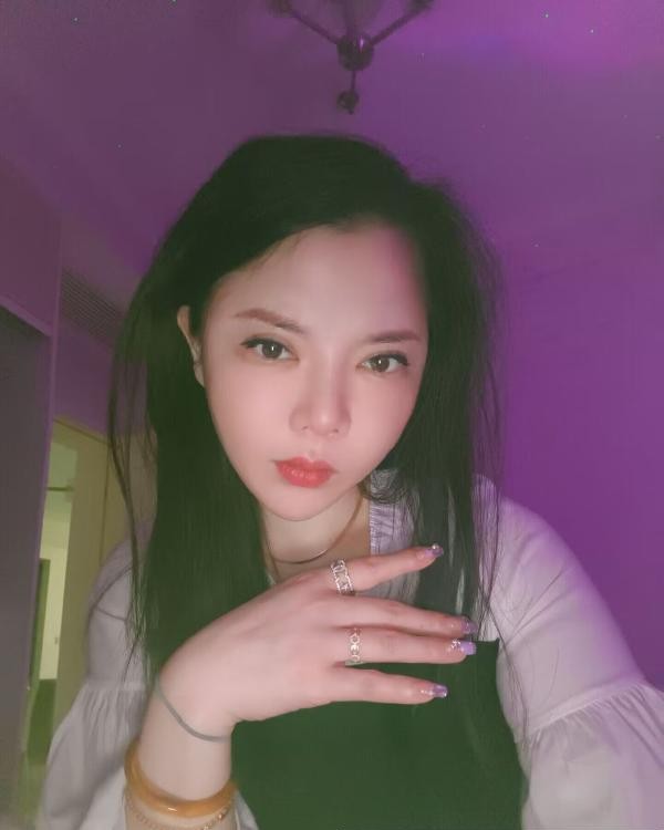 武侯个人制服少妇雅雅