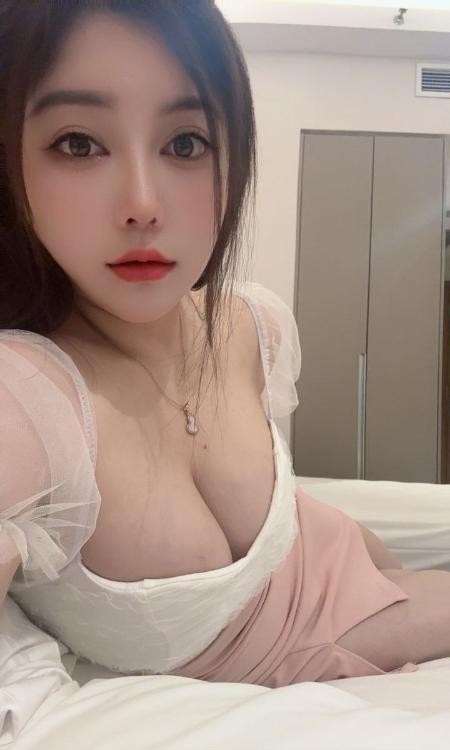 东区大胸妹妹柒柒