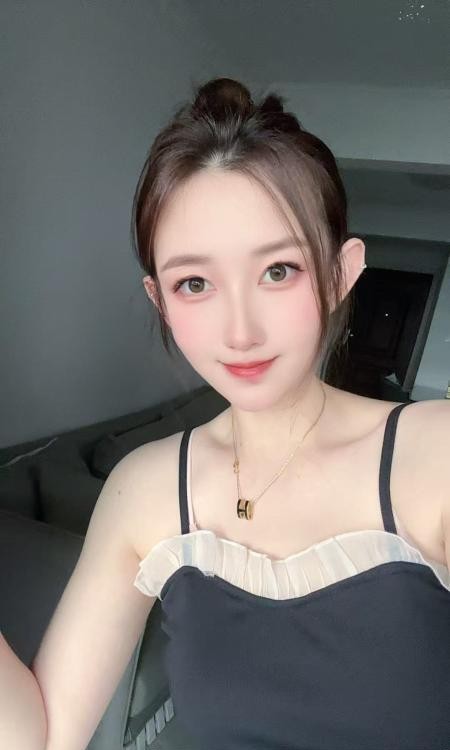 江宁气质美女图图不错