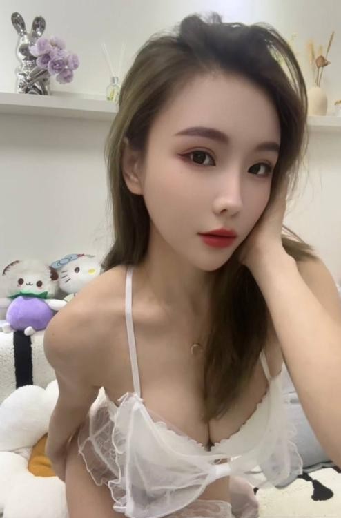 罗湖美乳颜值女友