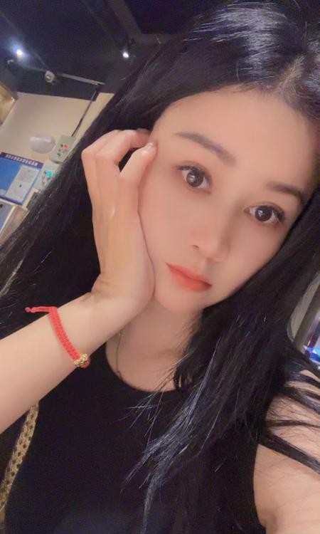 白嫩泡芙妹妹
